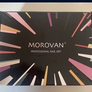 This Morovan nail kit is for beginners  !